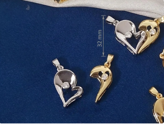 Matching Couple Heart Necklaces – Two-Piece Puzzle Pendants with Zircon, 18K Gold Plated Copper